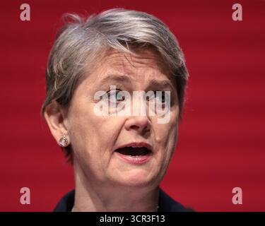 Liverpool, Regno Unito. 29 settembre 2025. Yvette Cooper MP, Ministro degli Esteri interviene durante la Conferenza annuale del Partito del lavoro 2025 giorno 2 presso l'ACC, Liverpool, Regno Unito, 29 settembre 2025 (foto di Mark Cosgrove/News Images) Credit: News Images Ltd/Alamy Live News Foto Stock