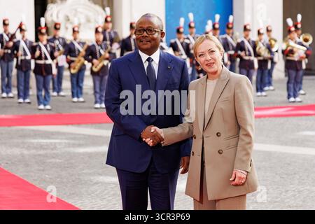 Roma, Italia. 29 settembre 2025. La Premier Giorgia Meloni e il presidente della Repubblica di Guinea-Bissau Umaro Sissoco Embaló durante l'incontro a Palazzo Chigi, Roma, lunedì 29 settembre 2025 (foto di Roberto Monaldo/LaPresse) crediti: LaPresse/Alamy Live News Foto Stock