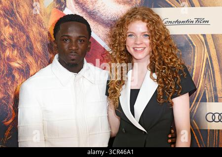 Araloyin Oshunremi und Alexa Goodall bei der Premiere des Kinofilms 'Momo' im Mathäser Filmpalast. München, 28.09.2025 Foto Stock