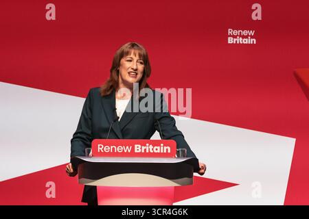 Liverpool, Regno Unito. 29 settembre 2025. Rachel Reeves MP, Cancelliere dello Scacchiere si rivolge alla Conferenza annuale del Partito del lavoro 2025 giorno 2 presso l'ACC, Liverpool, Regno Unito, 29 settembre 2025 (foto di Mark Cosgrove/News Images) a Liverpool, Regno Unito, il 29/9/2025. (Foto di Mark Cosgrove/News Images/Sipa USA) credito: SIPA USA/Alamy Live News Foto Stock