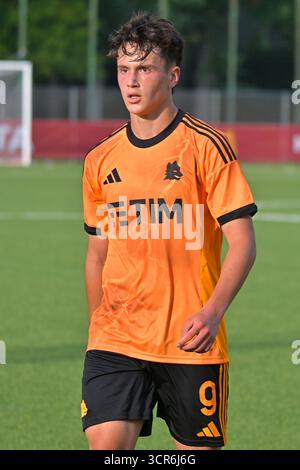 Roma, Italia. 29 settembre 2025. Antonio Arena (AS Roma) durante la partita del Campionato Italiano Primavera 1 tra Roma e Frosinone al Centro Fulvio Bernardini il 29 settembre 2025 a Trigoria - Roma, Italia crediti: Roberto Bettacchi Photography/Alamy Live News Foto Stock
