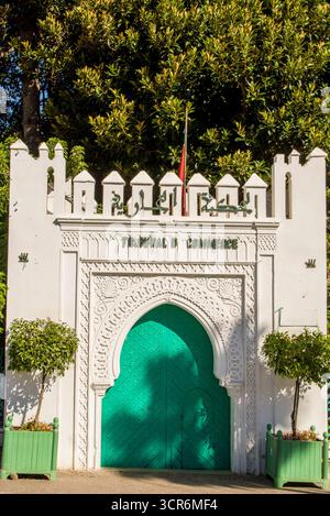 Porta d'ingresso al tribunale del Tribunal De Commerce, Grand socco, vecchia medina, tangeri, marocco, africa. Foto Stock