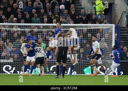 Liverpool, Regno Unito. 29 settembre 2025. James Tarkowski di Everton fa la testa libera. Partita di Premier League, Everton contro West Ham Utd all'Hill Dickinson Stadium di Liverpool lunedì 29 settembre 2025. Questa immagine può essere utilizzata solo per scopi editoriali. Solo per uso editoriale, foto di Chris Stading/Andrew Orchard fotografia sportiva/Alamy Live news credito: Andrew Orchard fotografia sportiva/Alamy Live News Foto Stock