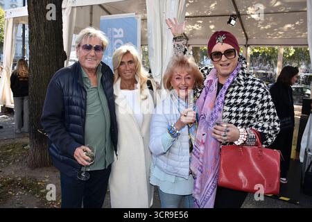 Bernhard und Ute Brink, Stefanie Simon e Julian F.M. Stoeckel durante l'apertura di 'Harald Juhnke Platz' al Kurfuerstendamm / Uhlandstraße su Septembe Foto Stock