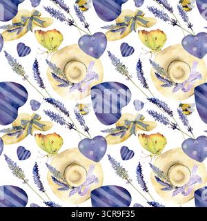 Cuori di lavandula, farfalle e cappelli di paglia in lavanda senza cuciture dal fascino vintage. Disegnato a mano in acquerello con motivo isolato senza cuciture. Inviti Foto Stock