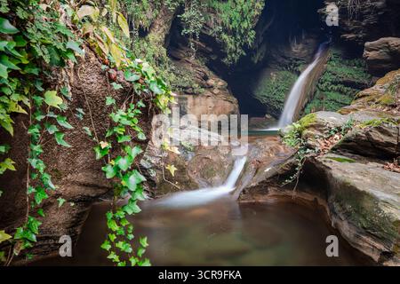 Il paesaggio è incredibile vicino alla piccola cascata di Bayindir, in Turchia Foto Stock