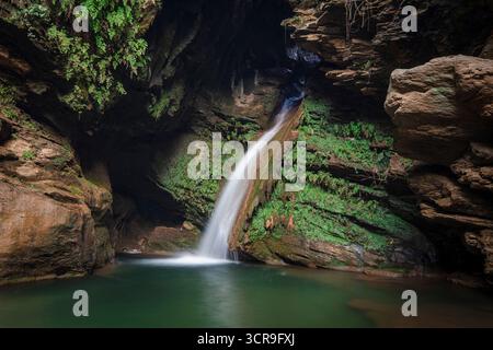 Il paesaggio è incredibile vicino alla piccola cascata di Bayindir, in Turchia Foto Stock