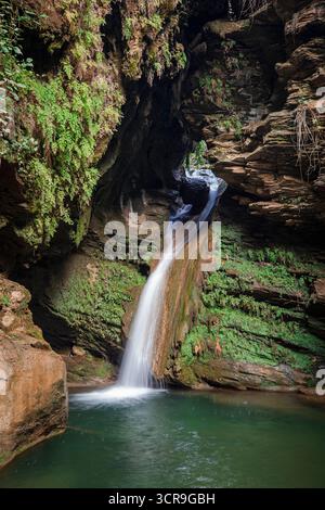 Il paesaggio è incredibile vicino alla piccola cascata di Bayindir, in Turchia Foto Stock