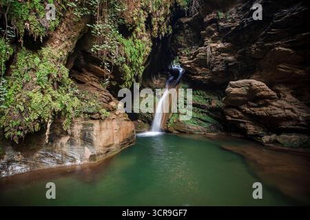 Il paesaggio è incredibile vicino alla piccola cascata di Bayindir, in Turchia Foto Stock