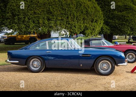 1964 Aston Martin DB5, Concours of Elegance 2025, Hampton Court Palace, Londra, Regno Unito Foto Stock