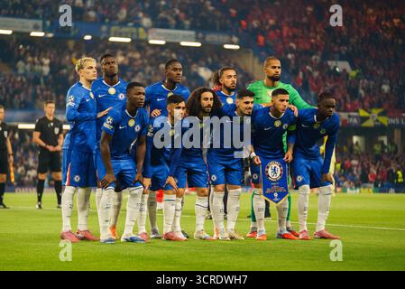 Londra, Regno Unito. 30 settembre 2025. I giocatori del Chelsea posano per una foto della squadra prima della partita Chelsea FC vs SL Benfica UEFA Champions League Round One League Stage a Stamford Bridge, Londra, Inghilterra, Regno Unito il 30 settembre 2025 Credit: Dylan Hepworth/Every Second Media Credit: Every Second Media/Alamy Live News Foto Stock