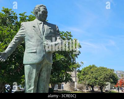 Ensenada, Baja California, Messico - 16 marzo 2025: La Civic Plaza di Ensenada Baja California è un emblematico spazio pubblico aperto della città Foto Stock