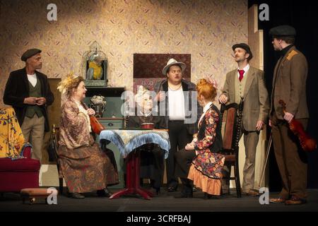 Vera Mueller (sig.ra Wilberforce), Thilo Herrmann (prof. Marcus), Silvio Hildebrandt (Dr. Courtenay), Pablo Nina Toculescu (Willie Knoxton), Alejandro RAM Foto Stock