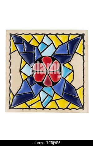 Una piastrella quadrata colorata isolata su sfondo bianco Foto Stock