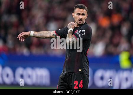 Leverkusen, Germania. 1 ottobre 2025. LEVERKUSEN, GERMANIA - 1 OTTOBRE: Aleix Garcia del Bayer 04 Leverkusen guarda durante la partita di UEFA Champions League 2025/26 di fase MD2 tra il Bayer 04 Leverkusen e il PSV Eindhoven al BayArena il 1° ottobre 2025 a Leverkusen, Germania. (Foto di Joris Verwijst/Orange Pictures) credito: Orange Pics BV/Alamy Live News Foto Stock