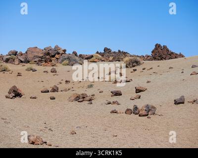 Paesaggio desertico con formazioni rocciose, ricoperte di pomice a Minas de San Jose, Parco Nazionale del vulcano Teide, Tenerife. Foto Stock