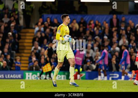Anatoliy Trubin visto durante la partita di Champions League tra Chelsea FC e SL Benfica (Maciej Rogowski/Ball Raw Images) Foto Stock