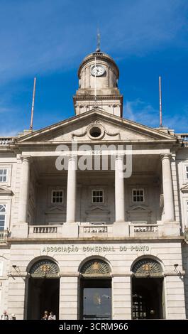 Edificio della camera di commercio e dell'industria di Porto, Portogallo Foto Stock