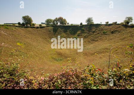 Lochnagar Crater, somme, Francia. Una massiccia mina detonata dagli inglesi nel 1916 durante la prima guerra mondiale. Foto Stock