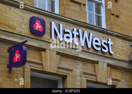Dorchester, Dorset, Regno Unito. 2 ottobre 2025. Vista generale della filiale della NatWest Bank in South Street a Dorchester nel Dorset, che chiuderà definitivamente il 22 ottobre 2025. Crediti fotografici: Graham Hunt/Alamy Live News Foto Stock
