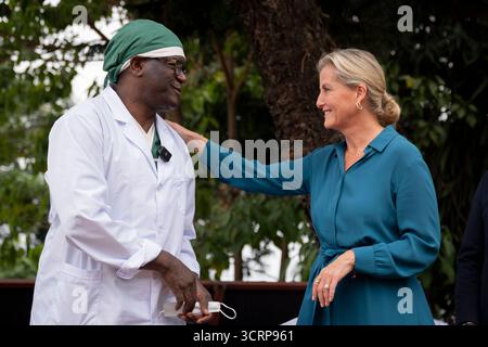 EMBARGO AL 1935 GIOVEDÌ 2 OTTOBRE la Duchessa di Edimburgo e il dottor Denis Mukwege presso la Panzi Clinic di Kinshasa, Repubblica Democratica del Congo. Data foto: Mercoledì 1 ottobre 2025. Foto Stock