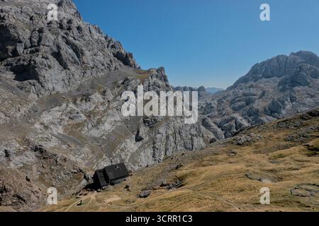 Rifugio Collado Jermoso nel Parco Nazionale Picos de Europa, Castiglia e León, Spagna Foto Stock