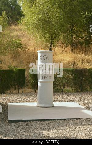 Strade della città romana di Italica, situata nella città di Santiponce nella provincia di Siviglia, Andalusia, Spagna Foto Stock