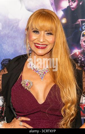 Los Angeles, Stati Uniti. 2 ottobre 2025. Rita Ortiz partecipa alla prima mondiale di "Shoot from the Hip: Rise of the Phantom" al Laemmle's Town Center 5, Los Angeles, CA, 2 ottobre 2025 Credit: Eugene Powers/Alamy Live News Foto Stock