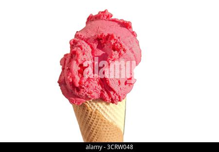 Gelato al lampone isolato su bianco Foto Stock