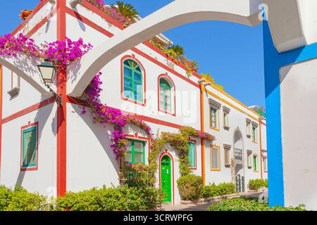 Case colorate, isola di Gran Canaria, Isole Canarie, Spagna Foto Stock