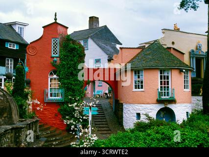 La Round House costruita nel 1959-60 a Portmeirion, villaggio italiano, Gwynedd, Galles, Regno Unito, alias The Prisoner Shop o Number Six House della serie TV degli anni '1960 Foto Stock