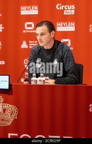 Anversa, Belgio. 3 ottobre 2025. L'allenatore di Anversa Stef Wils, nella foto, durante una conferenza stampa della squadra di calcio belga Royal Antwerp FC, venerdì 03 ottobre 2025 ad Anversa. Durante questa conferenza stampa, il club discuterà la partita contro il Cercle Brugge. BELGA FOTO ZENO DRUYTS credito: Belga News Agency/Alamy Live News Foto Stock