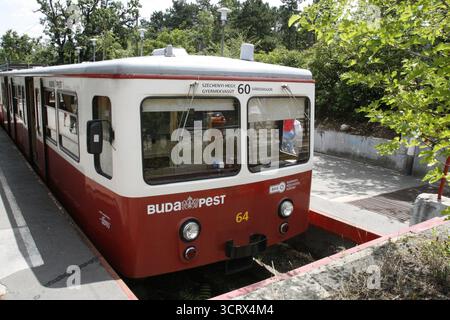 Budapest, Ungheria - 10 luglio 2015: La ferrovia a cremagliera di Budapest, nota anche come "Fogaskerekű" in ungherese. Foto Stock