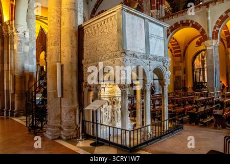 Basilica di Sant'Ambrogio Foto Stock