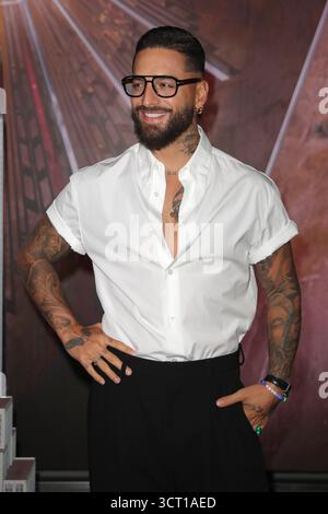 NEW YORK, NEW YORK – 3 OTTOBRE: La superstar colombiana Maluma illumina l'Empire State Building in occasione del suo prossimo Don Juan World Tour il 3 ottobre 2025 a New York. L'artista nominato ai Grammy ha segnato l'occasione con fan e media, aggiungendo il potere della stella latina a uno dei monumenti più iconici di citys. (Foto: Giada Papini Rampelotto/EuropaNewswire) Foto Stock