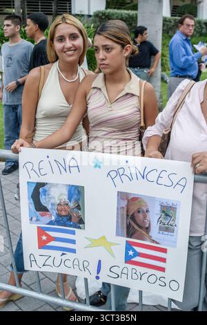 Miami Florida, Latin Grammys all'American Airline Arena, residenti curiosi, manifestanti designati area di protesta, i visitatori viaggio tour turistico Foto Stock