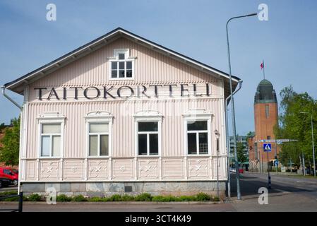 Centro di arte e artigianato di Taitokortteli. Centro culturale situato nel cuore di Joensuu, Finlandia Foto Stock