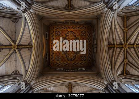 Soffitto a volta e piastrelle decorative, Westminster Abbey, Londra, Regno Unito Foto Stock