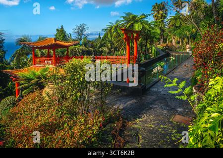 Il famoso giardino giapponese è una delle destinazioni più visitate nei Giardini tropicali del Palazzo di Monte, Funchal, Isola di Madeira, Portogallo, Europa Foto Stock