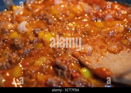 Preparazione della salsa alla bolognese Wagyu che sogna Foto Stock