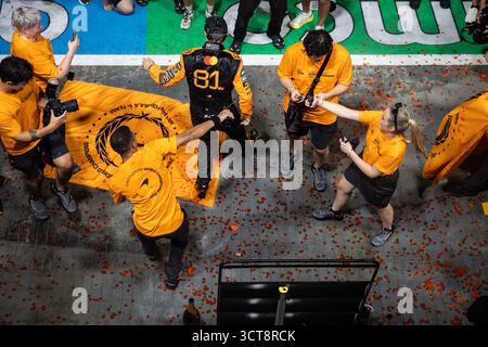 McLaren F1 Team, 2025 Constructors World Champions, PIASTRI Oscar (aus), McLaren F1 Team MCL39, ritratto durante il Gran Premio di Formula 1 di Singapore 2025, 18° round del Campionato del mondo di Formula 1 2025 FIA dal 3 al 5 ottobre 2025 sul Marina Bay Street Circuit, a Singapore Foto Stock
