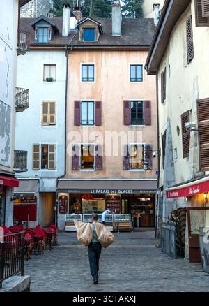 Annecy, Francia. Scene intorno ad Annecy, la città alpina nel sud-est della Francia. Foto Stock