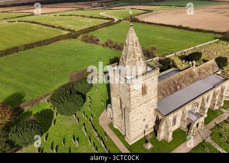Church of St Oswald, Lythe, è la chiesa parrocchiale del villaggio di Lythe nel North Yorkshire Foto Stock