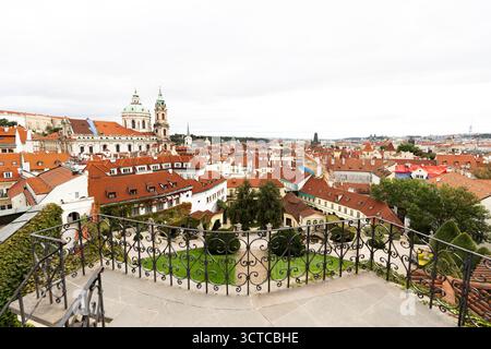 Vista del giardino di Vrtba (Vrtbovska zahrada) a Praga Foto Stock