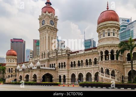 Storico edificio del Sultano Abdul Samad con la sua torre dell'orologio a Kuala Lumpur, Malesia. Foto Stock