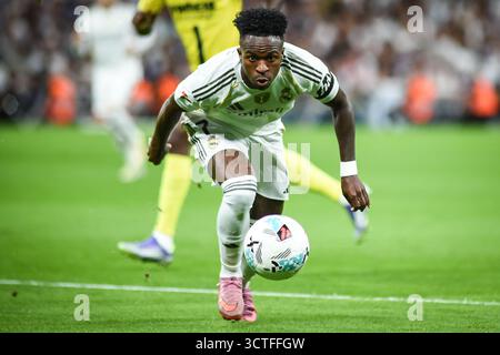 Madrid, Spagna, Spagna. 4 ottobre 2025. Vinicius Junior (Jr) del Real Madrid durante la partita di LaLiga tra Real Madrid CF e Villarreal CF allo stadio Santiago Bernabeu il 4 ottobre 2025 a Madrid, Spagna. Gustavo Valiente (immagine di credito: © Matthieu Mirville/ZUMA Press Wire) SOLO PER USO EDITORIALE! Non per USO commerciale! Foto Stock
