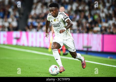 Madrid, Spagna, Spagna. 4 ottobre 2025. Vinicius Junior (Jr) del Real Madrid durante la partita di LaLiga tra Real Madrid CF e Villarreal CF allo stadio Santiago Bernabeu il 4 ottobre 2025 a Madrid, Spagna. Gustavo Valiente (immagine di credito: © Matthieu Mirville/ZUMA Press Wire) SOLO PER USO EDITORIALE! Non per USO commerciale! Foto Stock