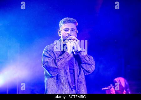 Milano, Italia. 6 ottobre 2025. Fabrique, Milano, Italia, 06 ottobre 2025, Rocco Hunt durante Rocco Hunt - Concerto musicale Credit: Live Media Publishing Group/Alamy Live News Foto Stock