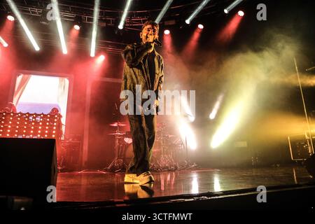 Milano, Italia. 6 ottobre 2025. Fabrique, Milano, Italia, 06 ottobre 2025, Rocco Hunt durante Rocco Hunt - Concerto musicale Credit: Live Media Publishing Group/Alamy Live News Foto Stock