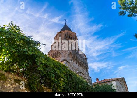 Il campanile di St-Martin a Soréze, nel Tarn a Occitanie, Francia Foto Stock